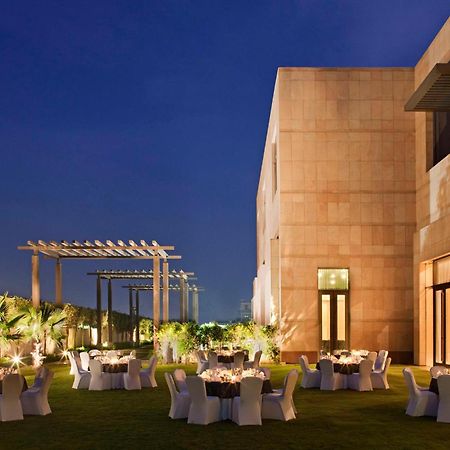 Radisson Blu Hotel Amritsar Servicios foto The Park, New Delhi